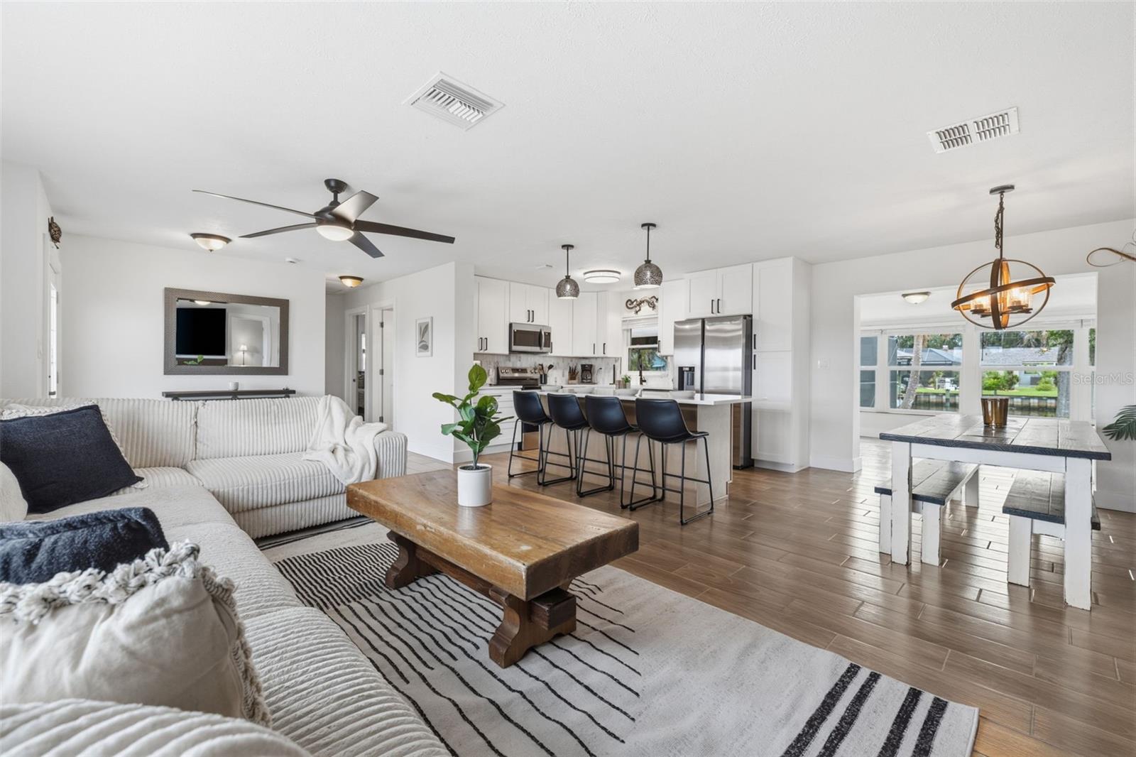 9910 PENINSULAR DR