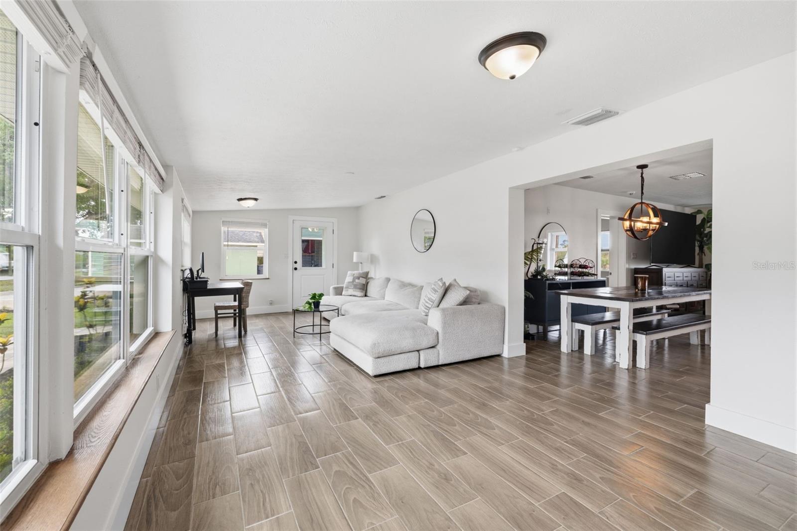 9910 PENINSULAR DR