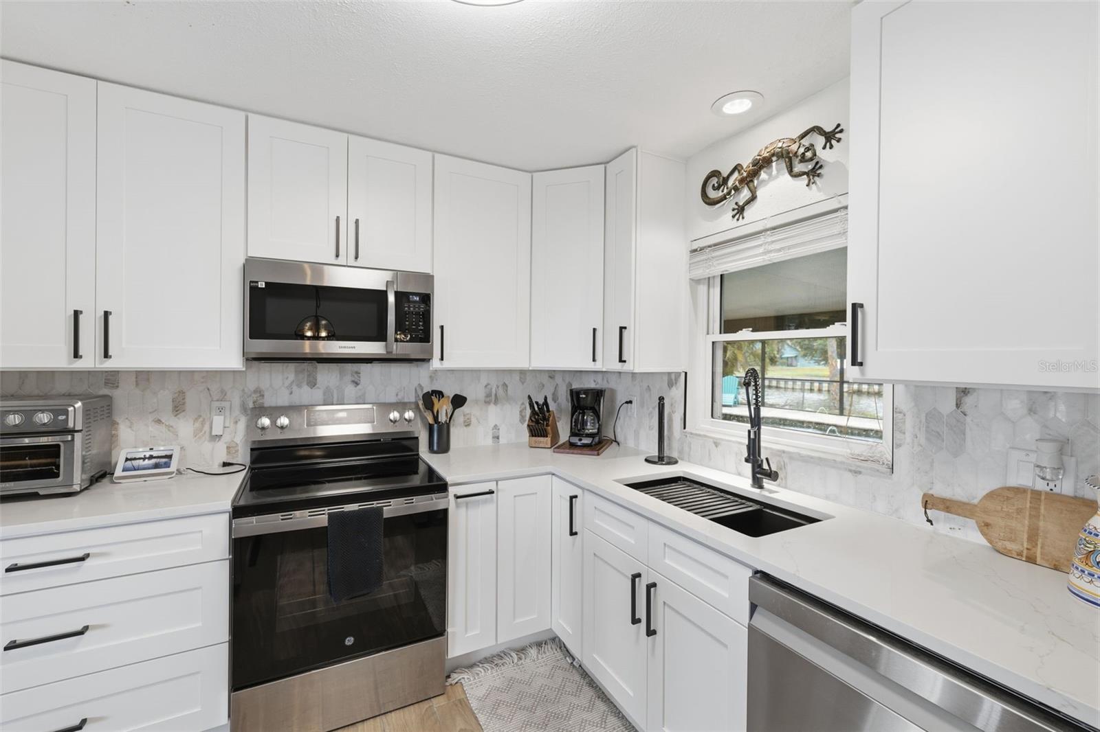 9910 PENINSULAR DR