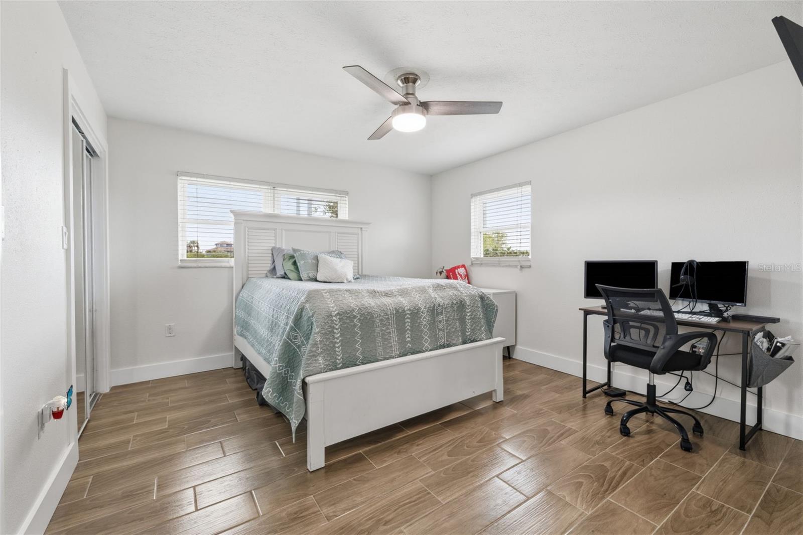 9910 PENINSULAR DR