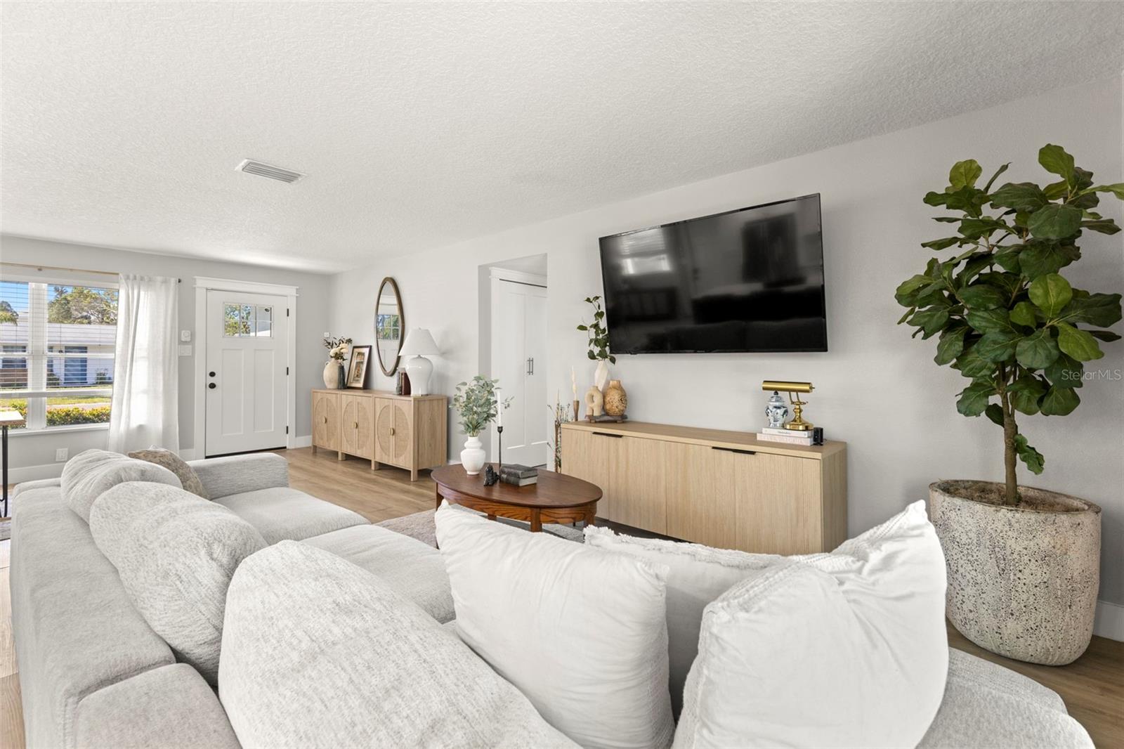 4601 W VILLA ROSA ST