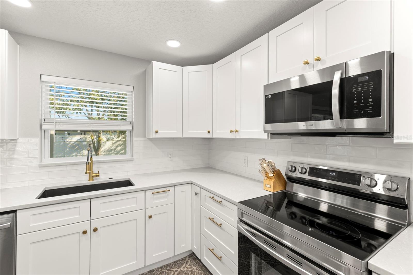 4601 W VILLA ROSA ST