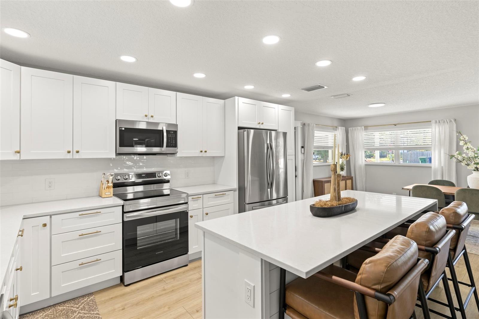 4601 W VILLA ROSA ST