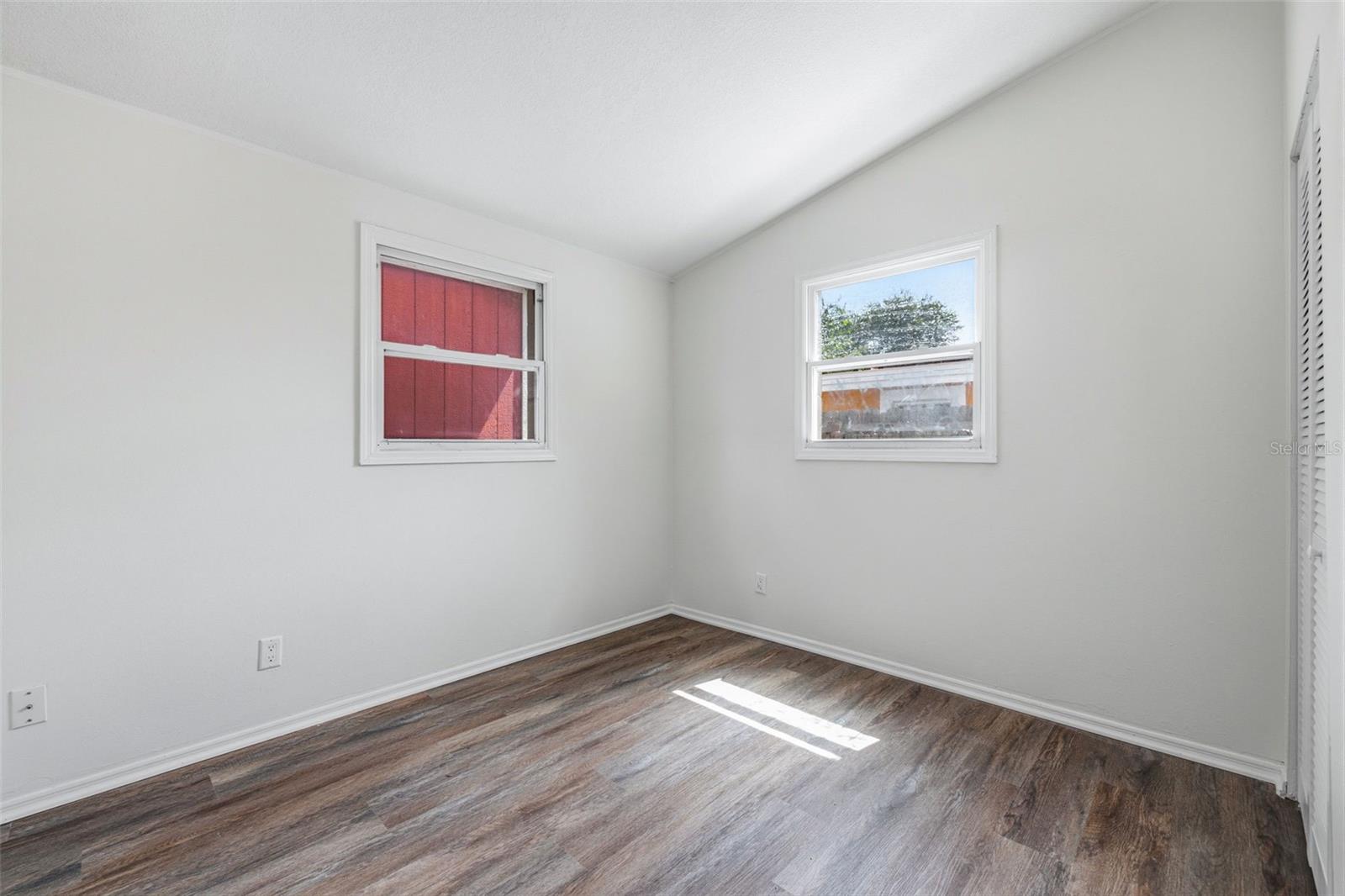 10408 VENTURA AVE