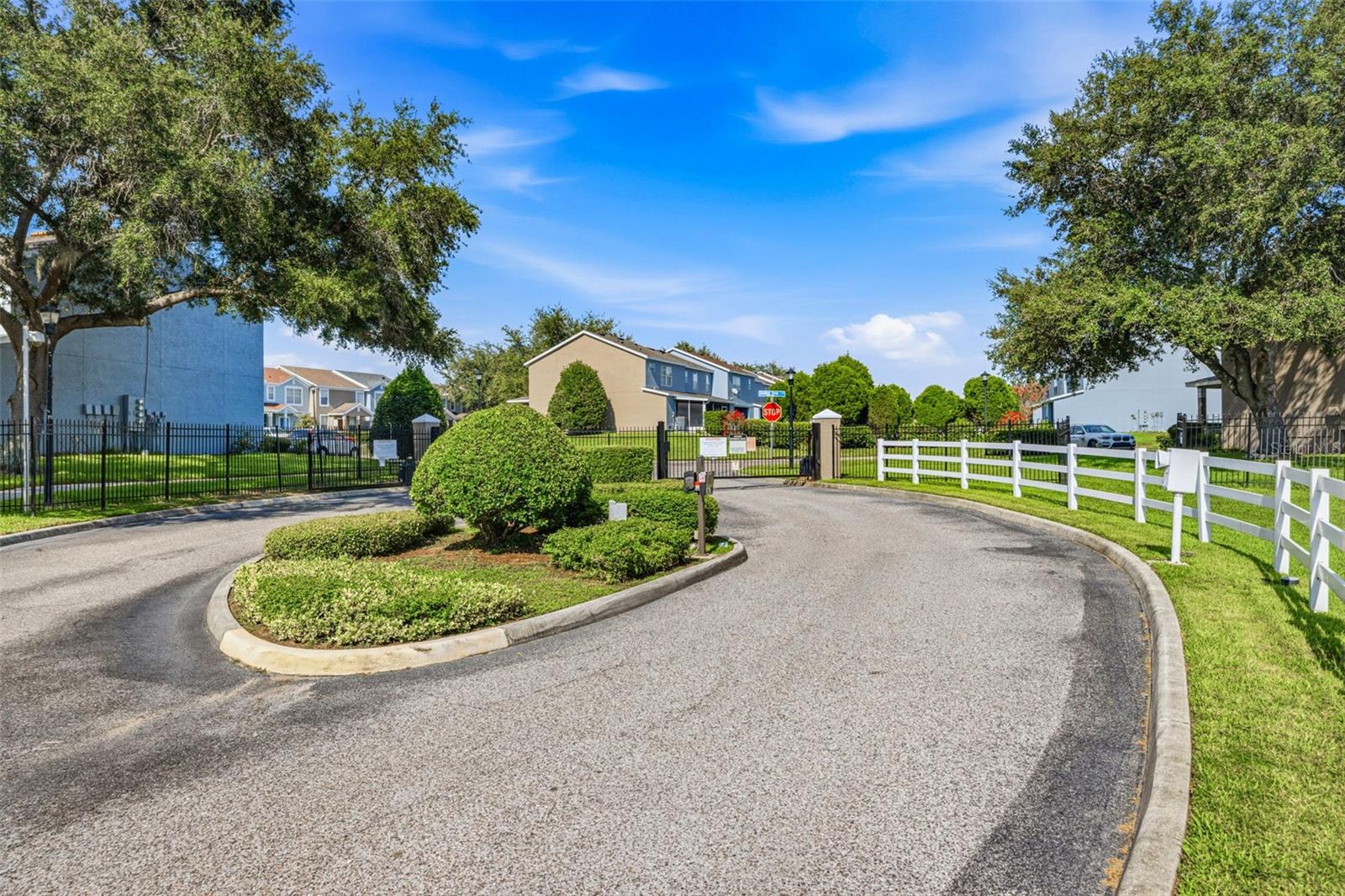 515 SWEET HOLLOW PL