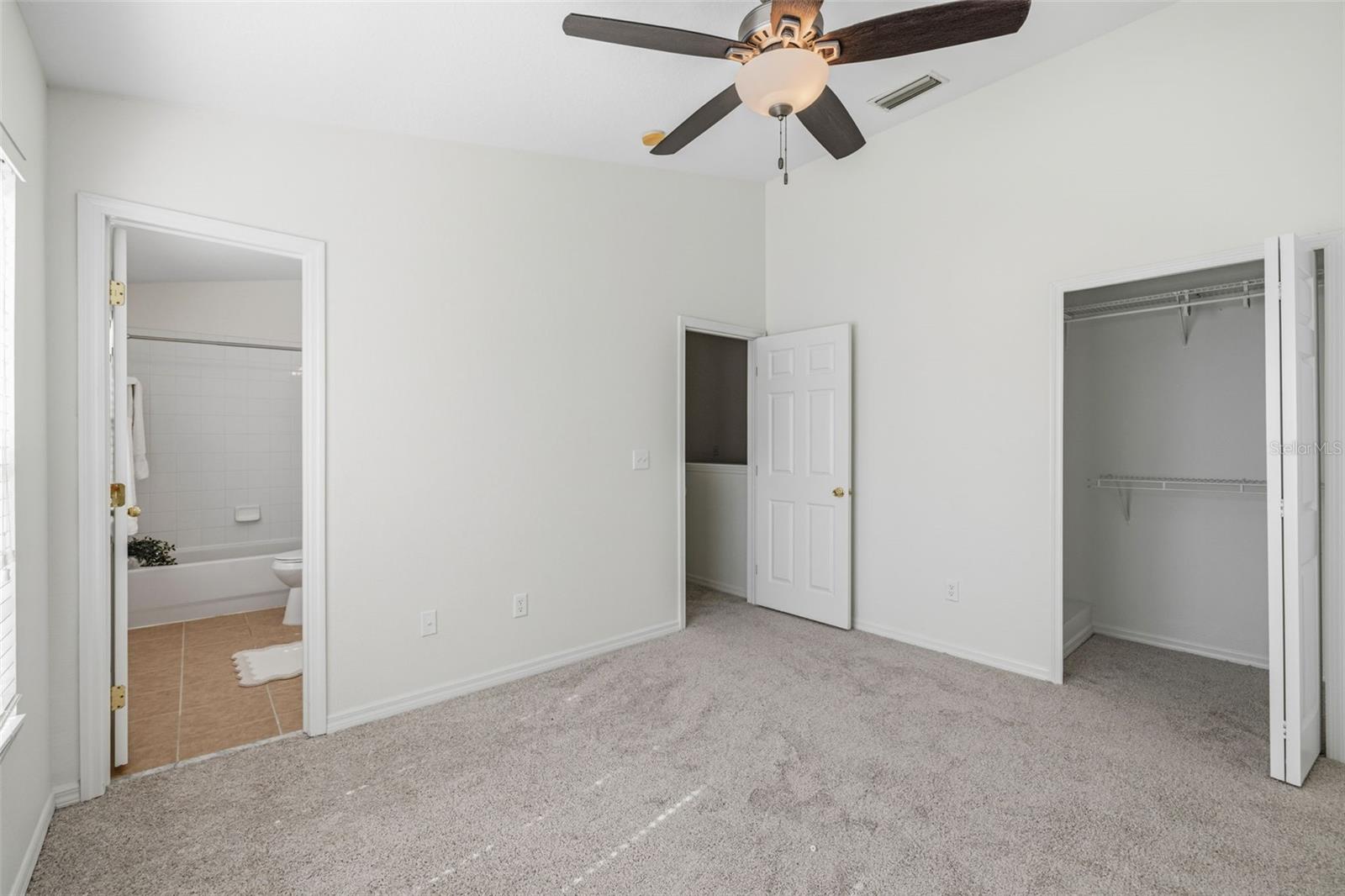 515 SWEET HOLLOW PL