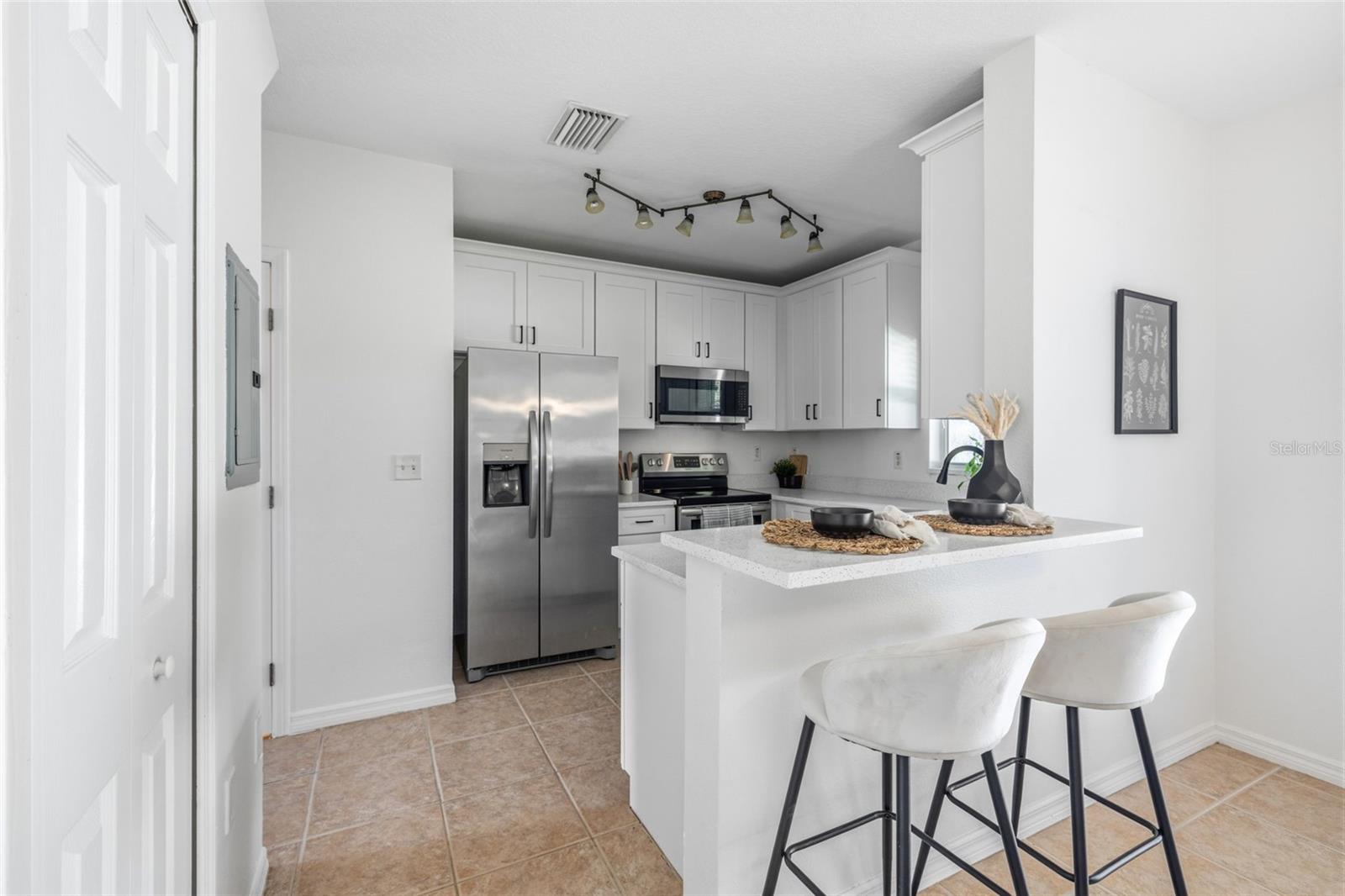515 SWEET HOLLOW PL