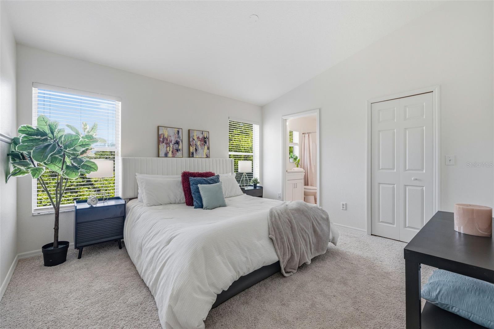 515 SWEET HOLLOW PL