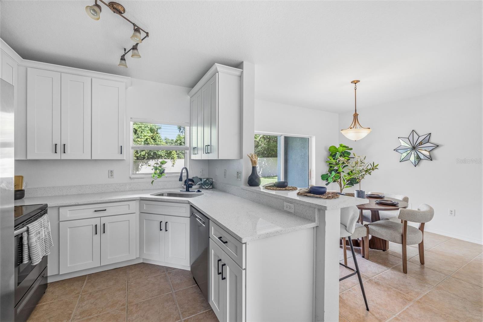 515 SWEET HOLLOW PL