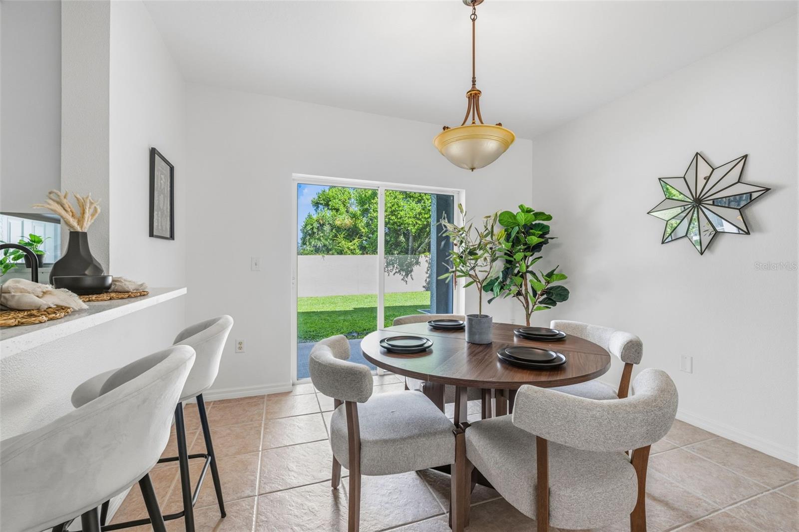 515 SWEET HOLLOW PL