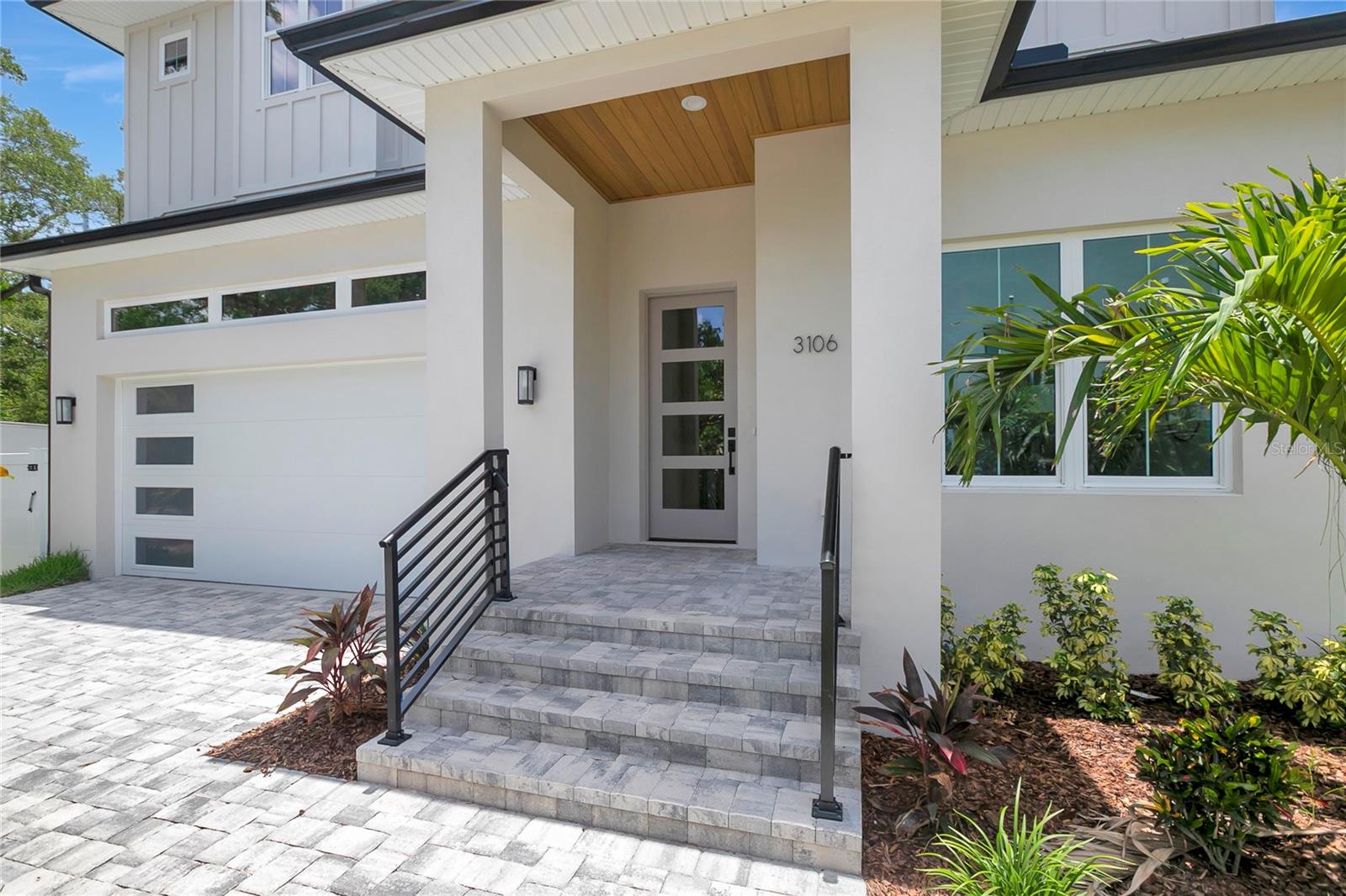 3106 W COACHMAN AVE