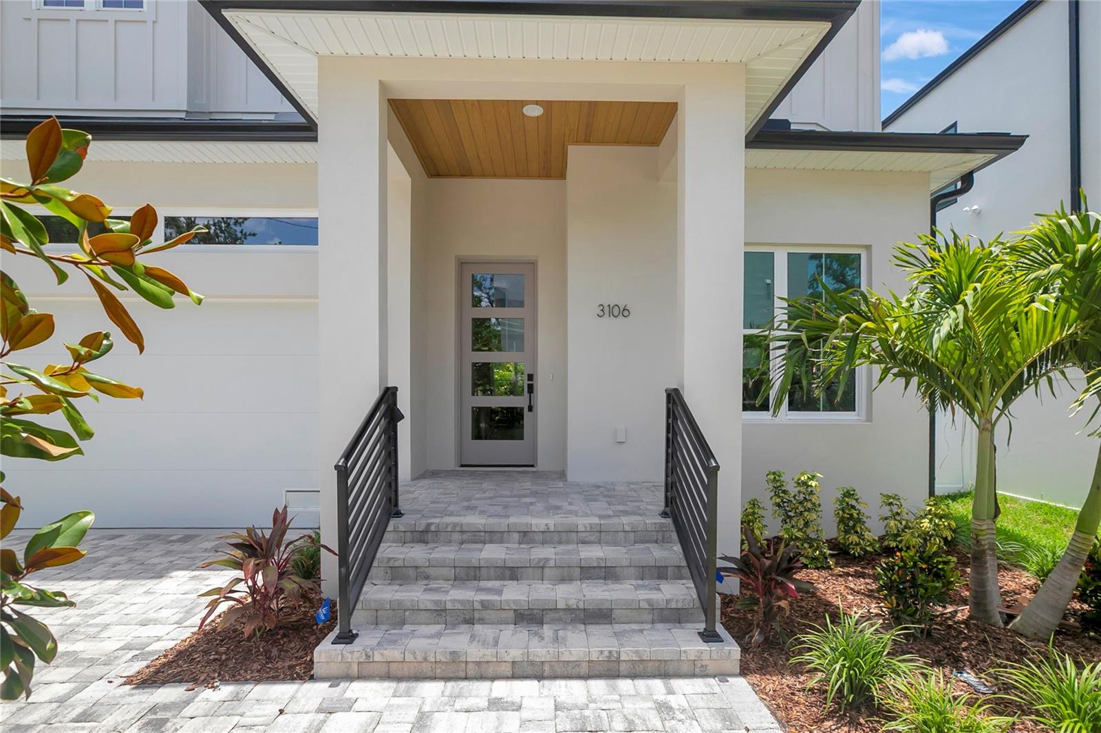 3106 W COACHMAN AVE