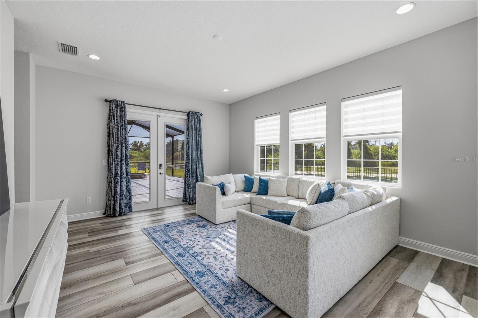 5254 WOLF CREEK DR