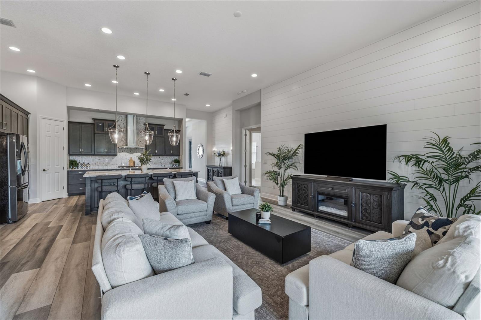 5254 WOLF CREEK DR