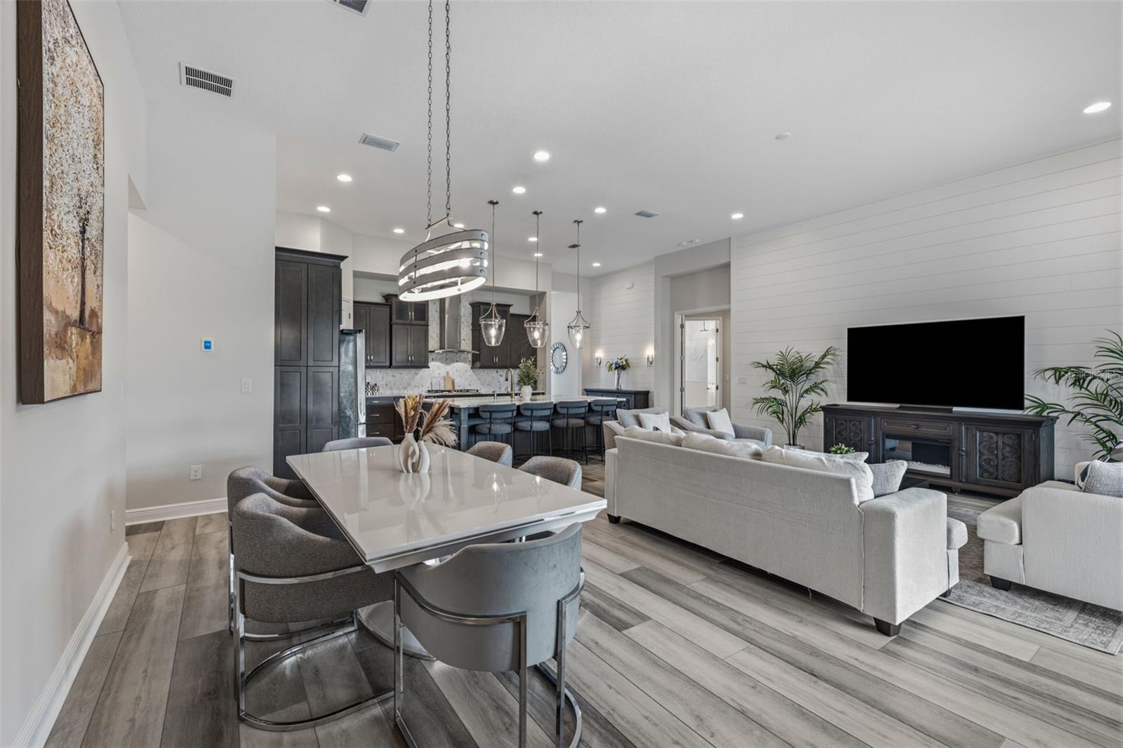 5254 WOLF CREEK DR