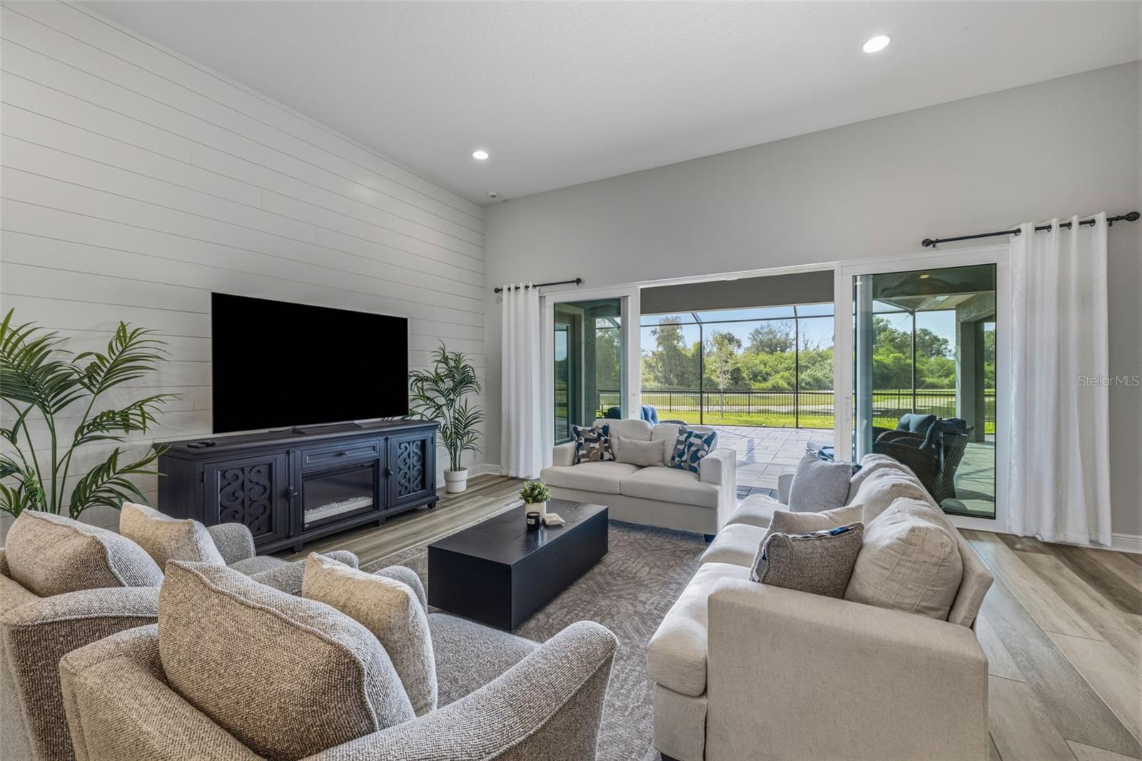 5254 WOLF CREEK DR