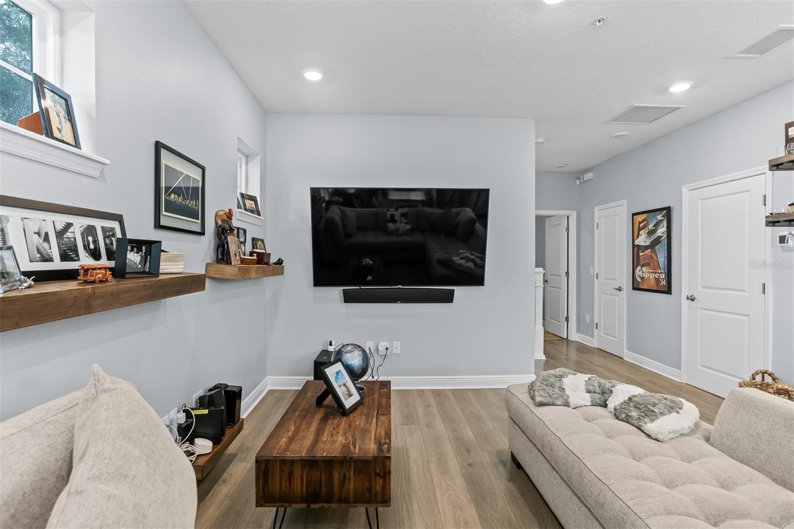 412 S ALBANY AVE #3
