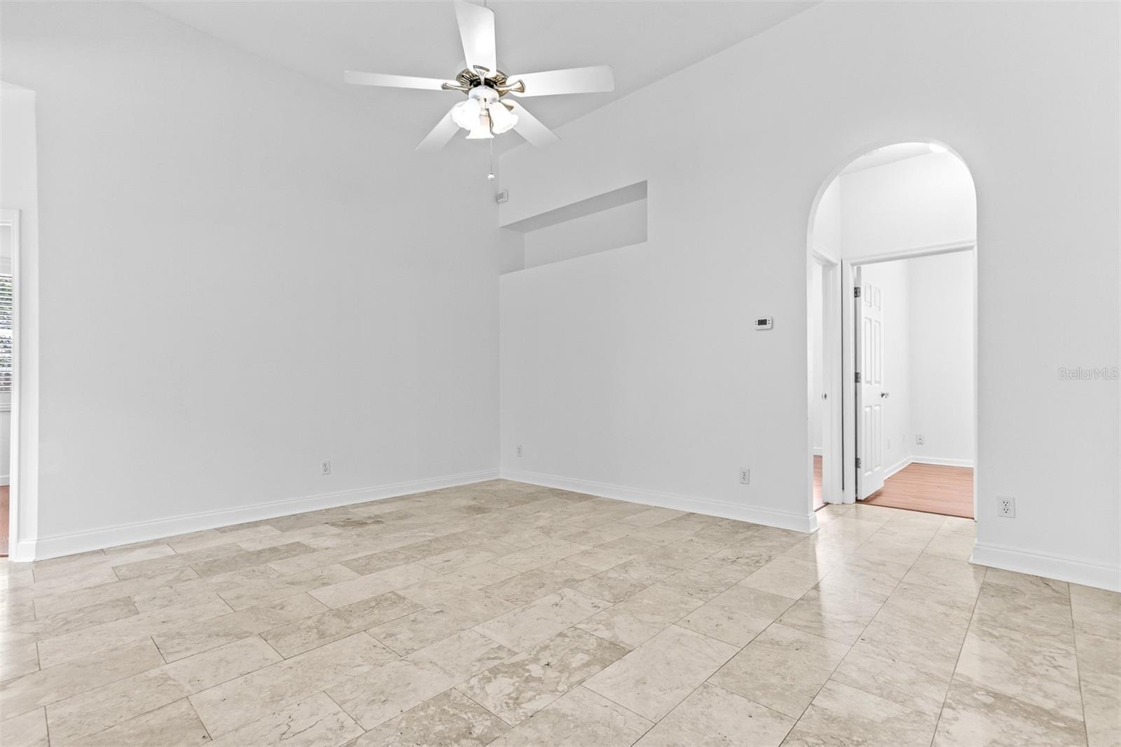 18120 PALM BREEZE DR