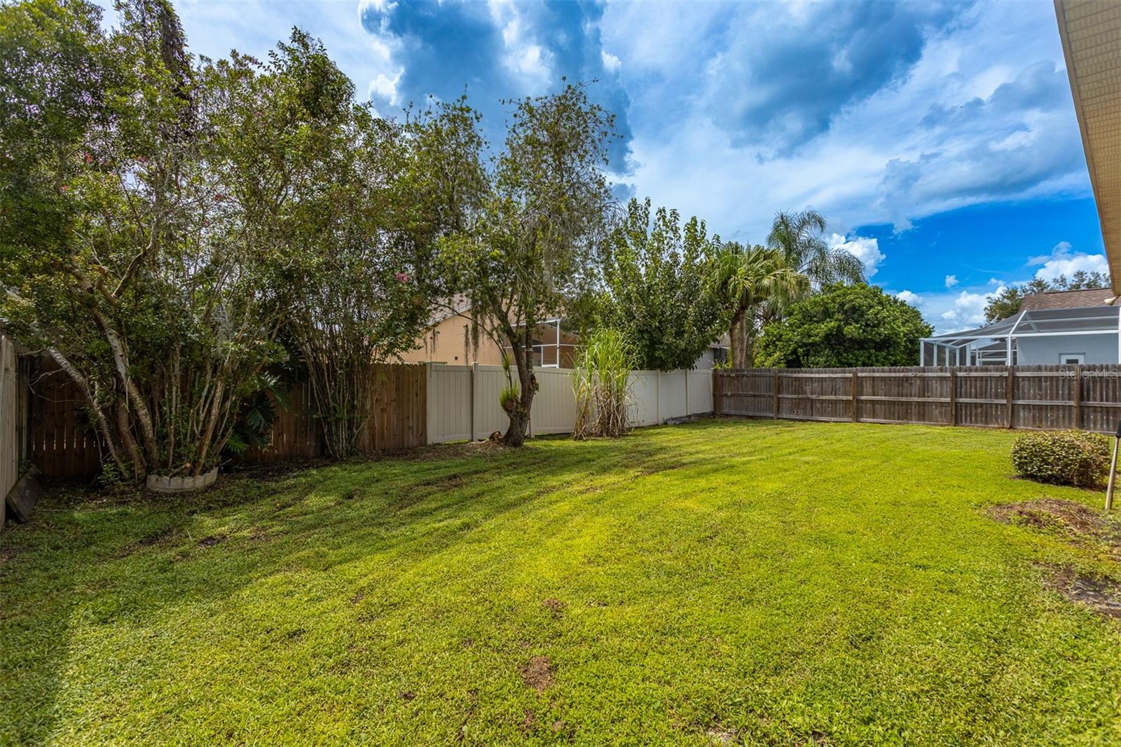 18120 PALM BREEZE DR