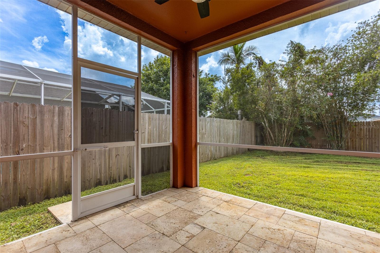 18120 PALM BREEZE DR