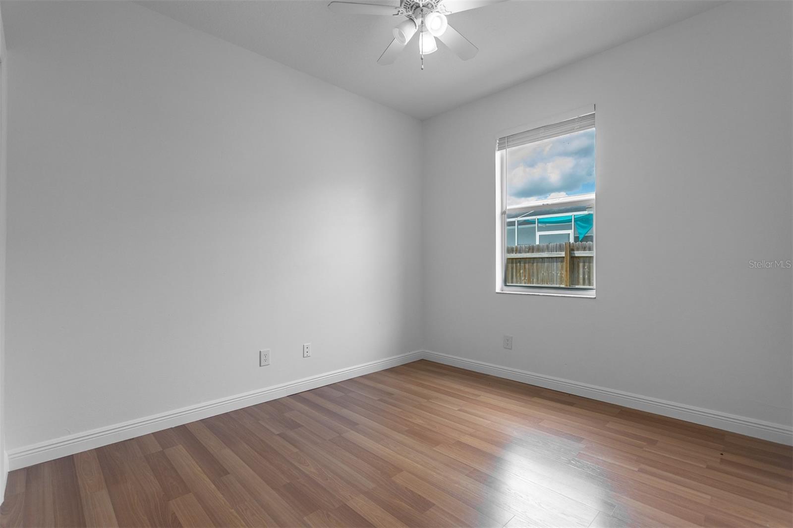 18120 PALM BREEZE DR