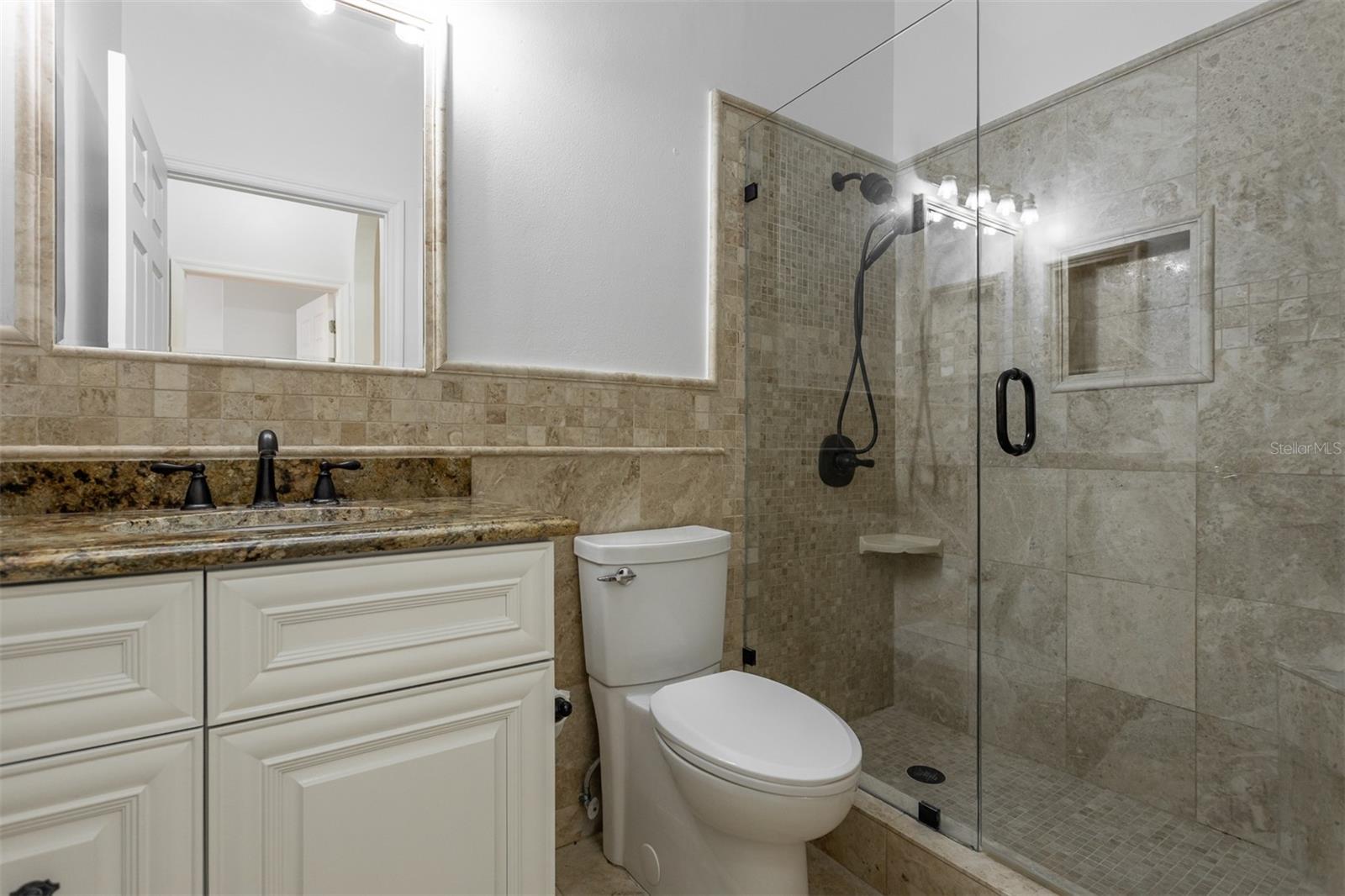 18120 PALM BREEZE DR