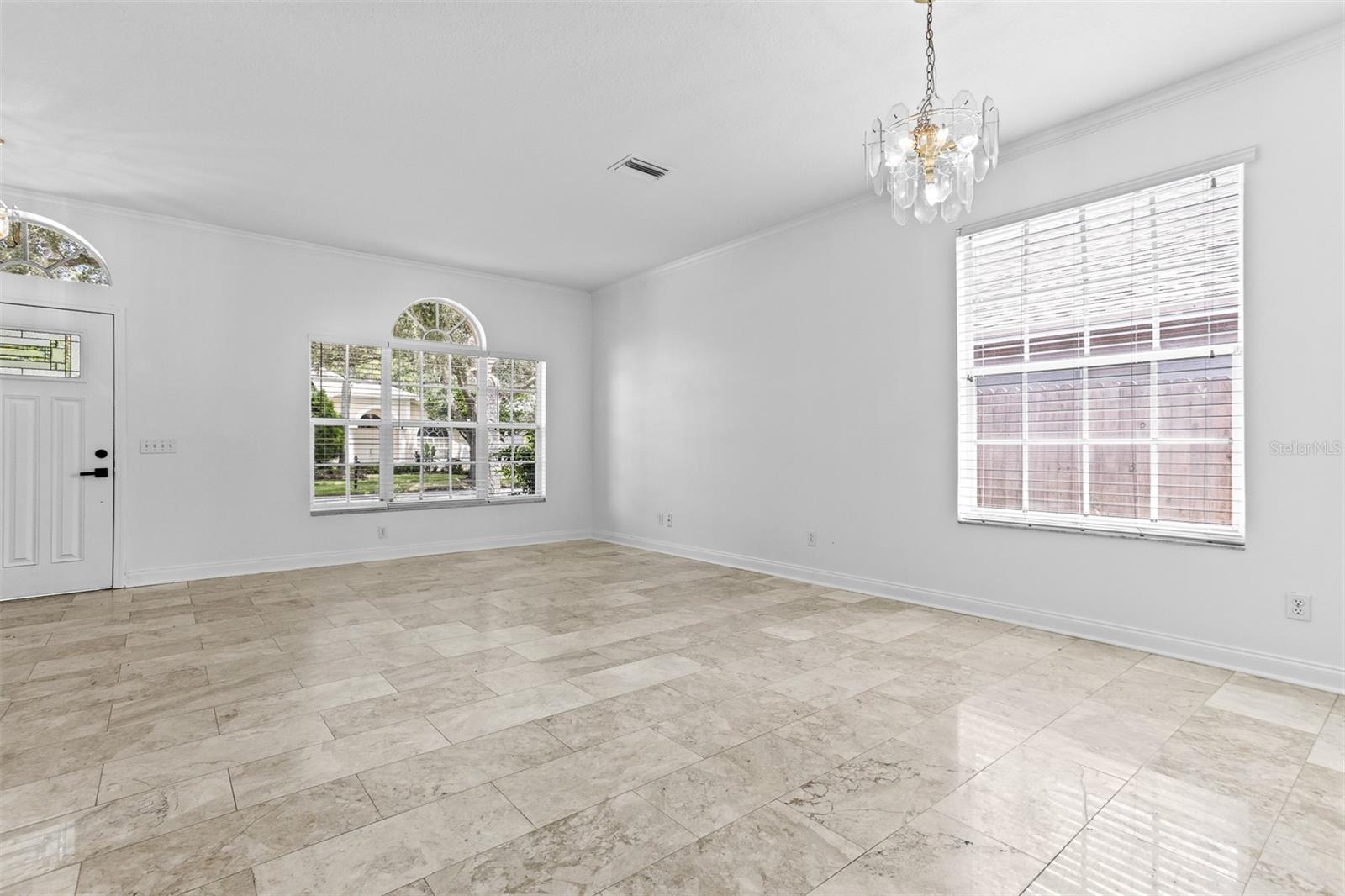 18120 PALM BREEZE DR
