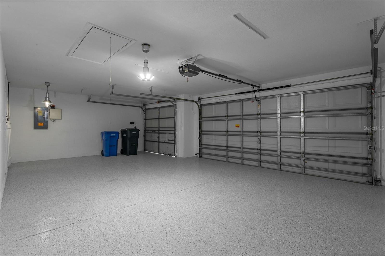 18120 PALM BREEZE DR