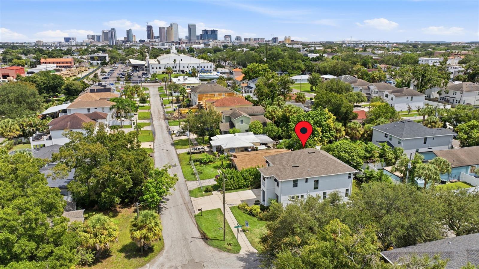 2422 W CARMEN ST