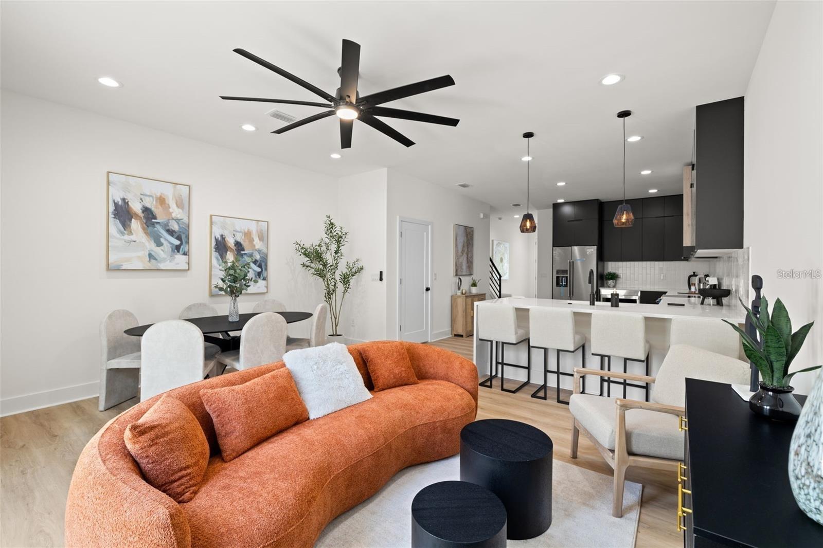 412 W AMELIA AVE #1