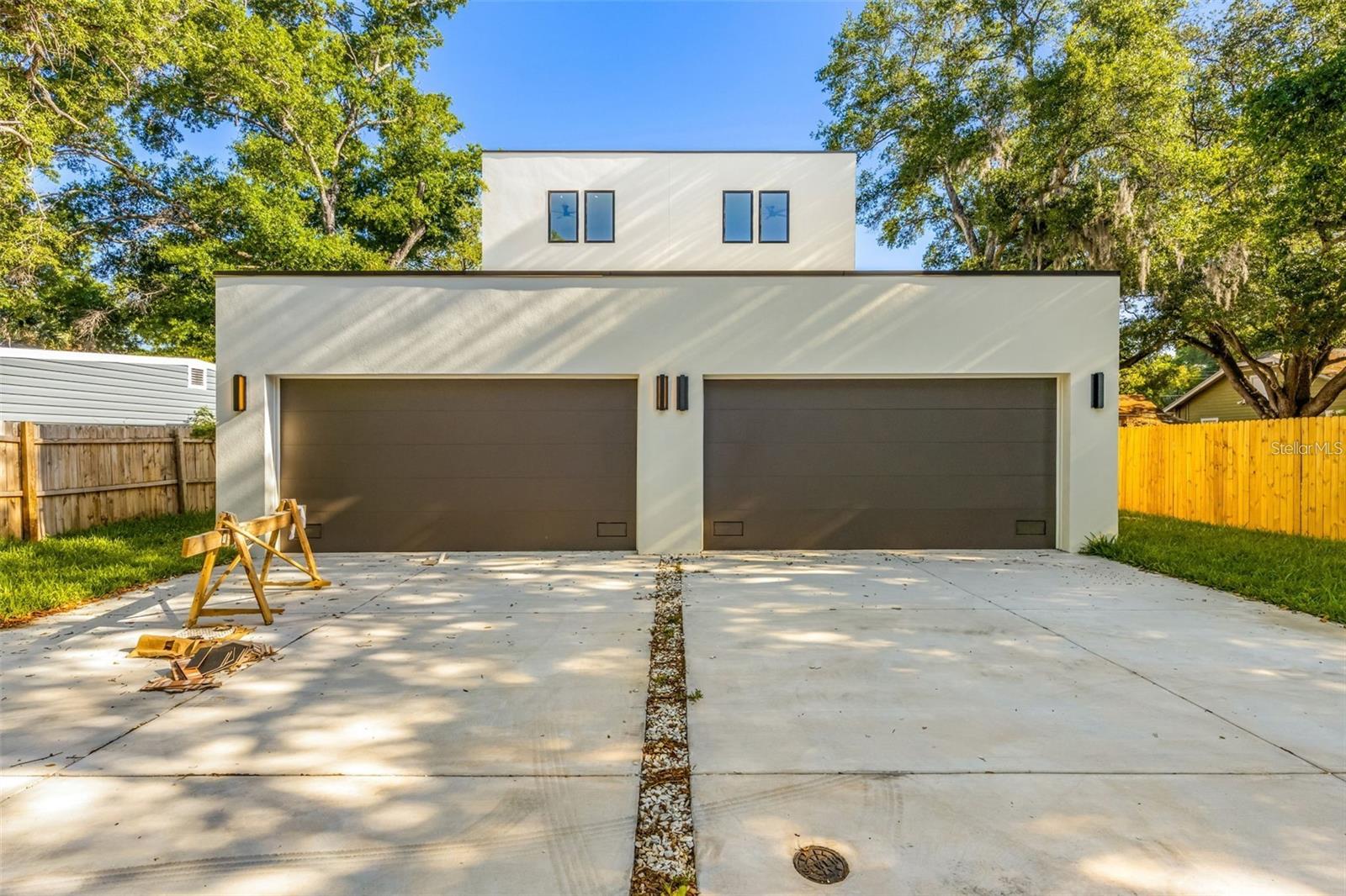 412 W AMELIA AVE #1