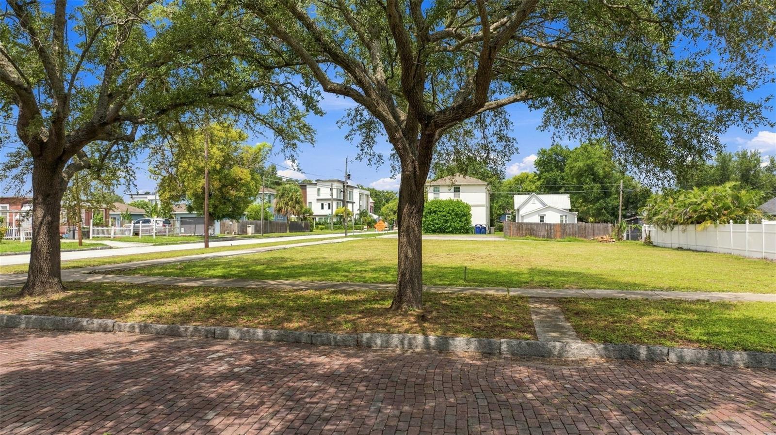 109 W FRANCES AVE