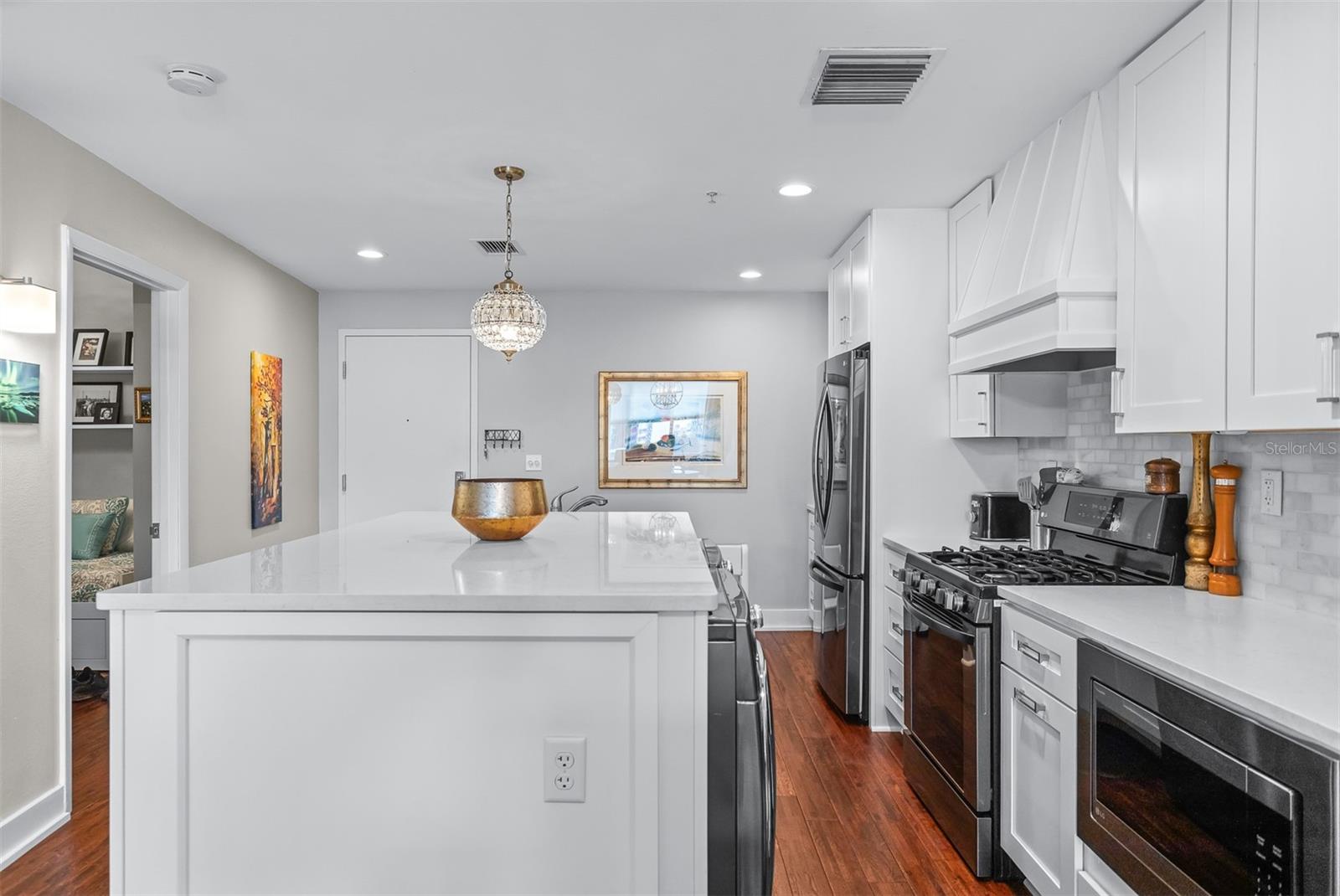 1208 E KENNEDY BLVD #518