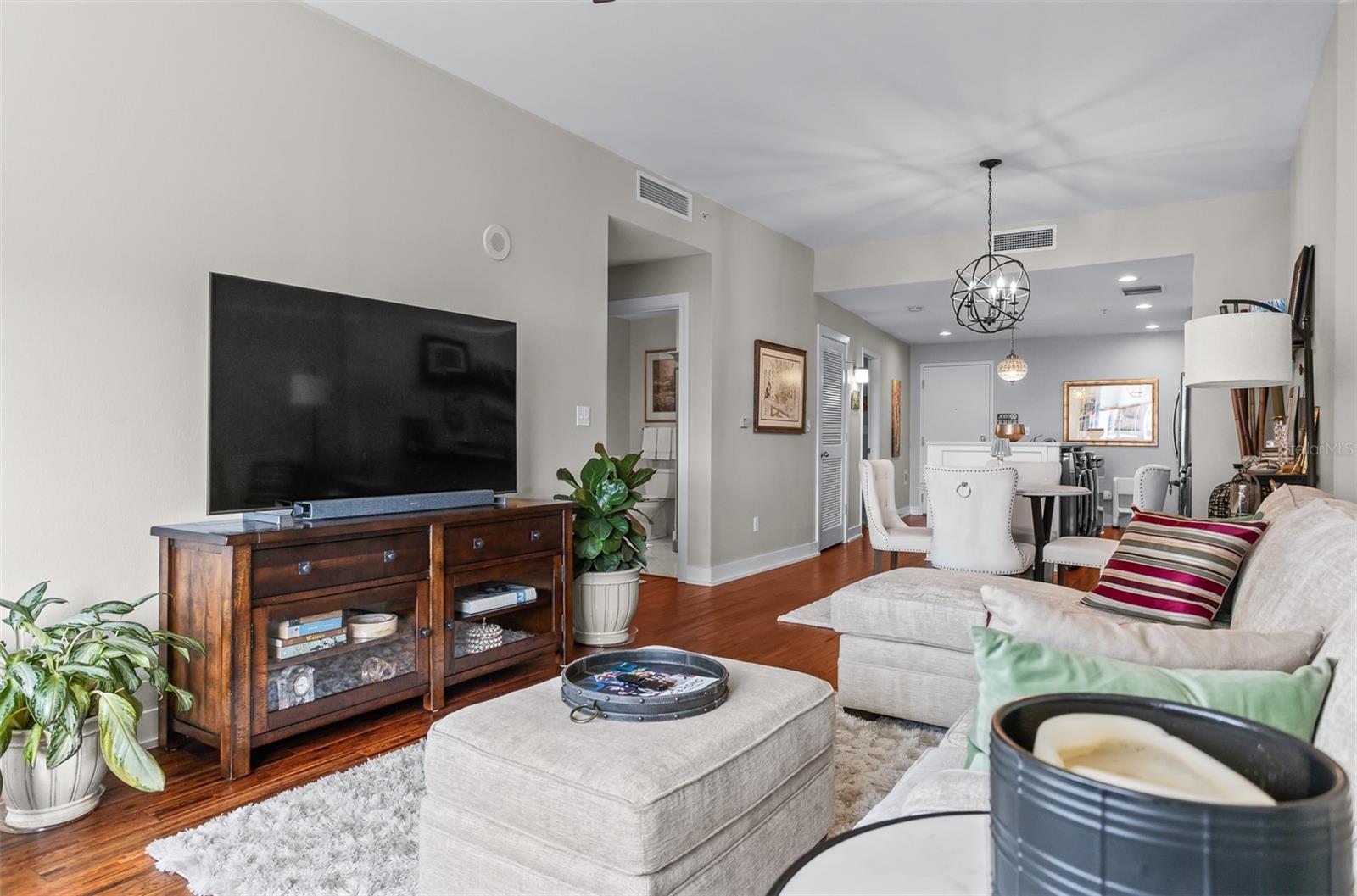 1208 E KENNEDY BLVD #518