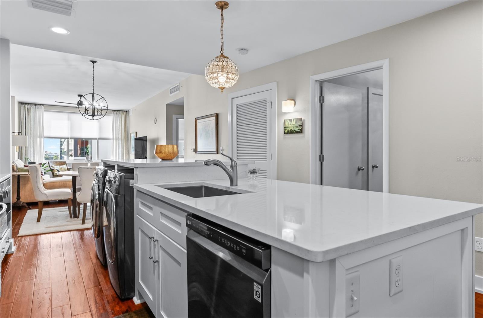 1208 E KENNEDY BLVD #518