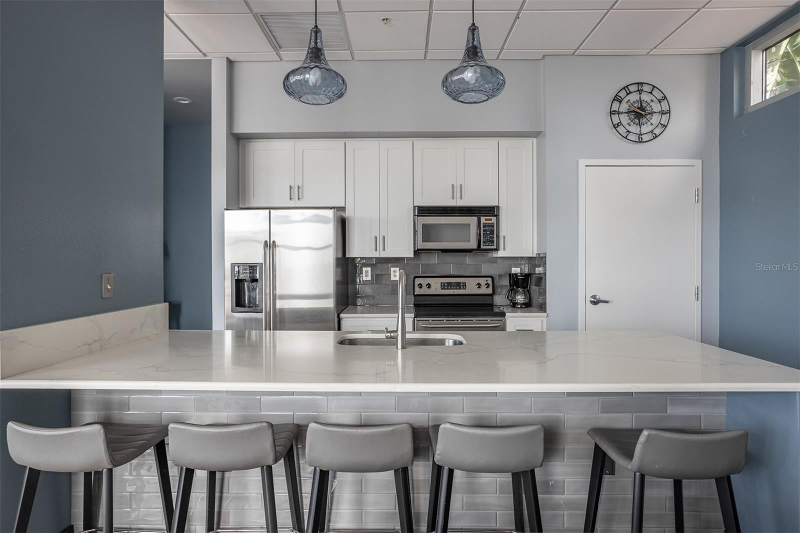 1208 E KENNEDY BLVD #518