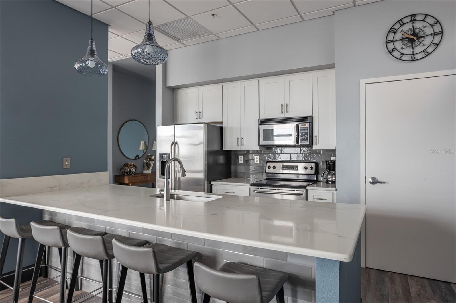 1208 E KENNEDY BLVD #518