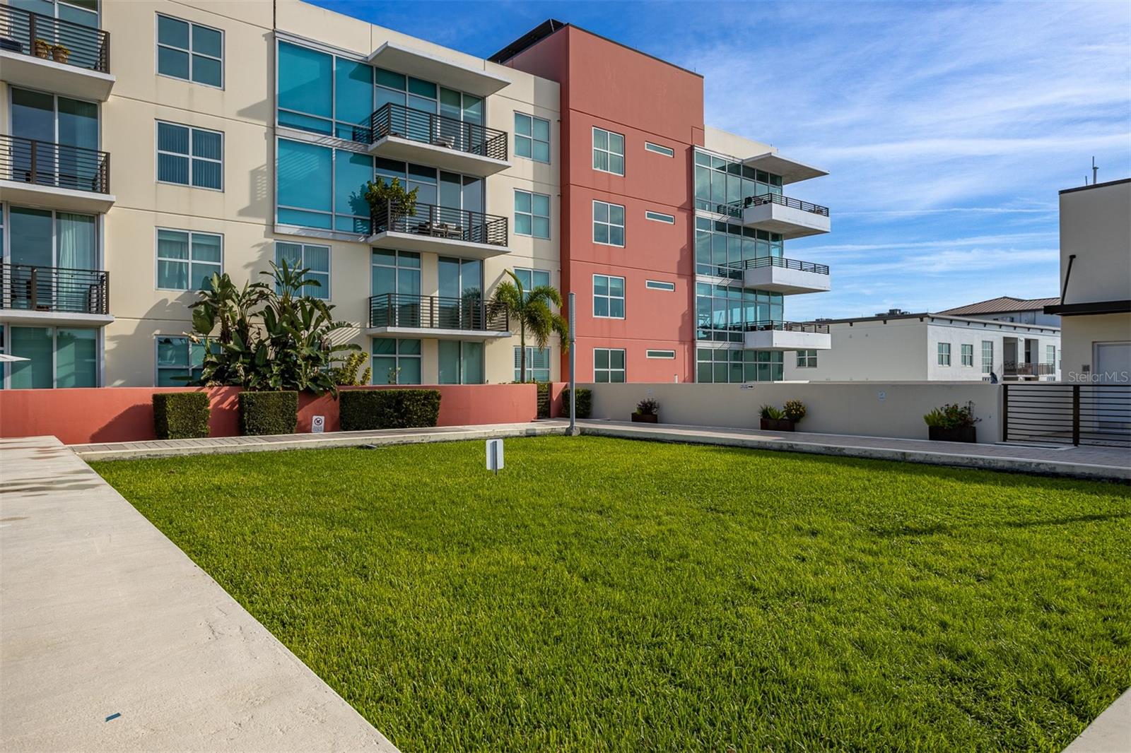 1208 E KENNEDY BLVD #518