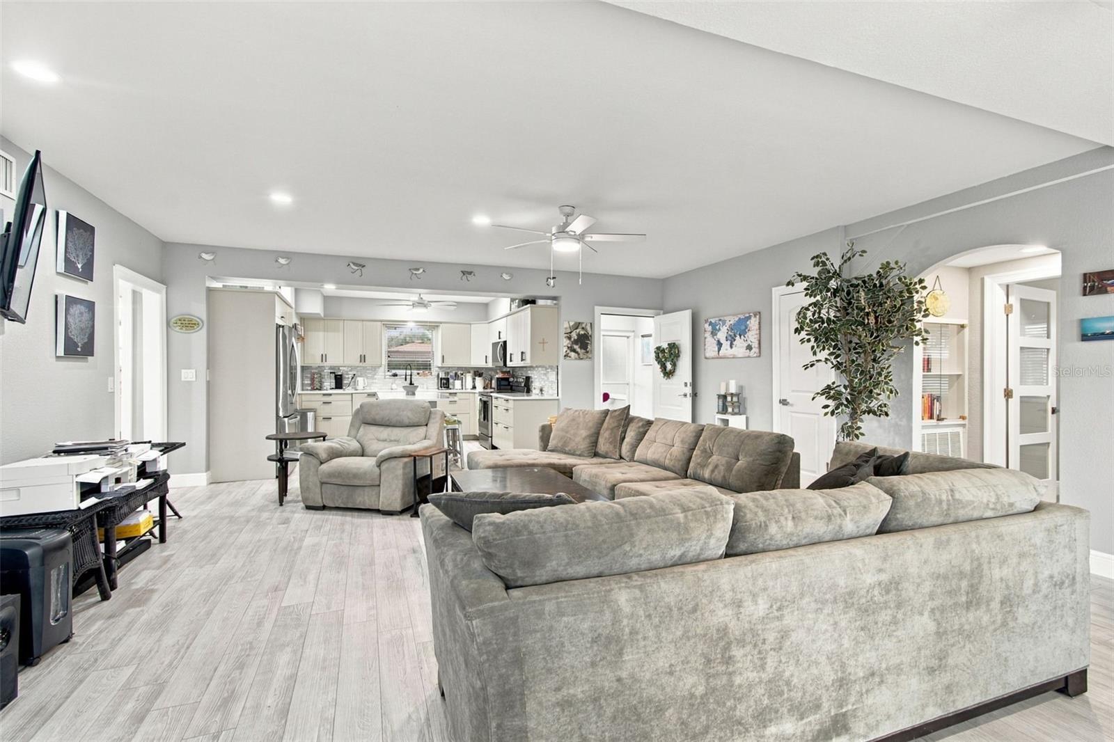 5411 ALOHA DR