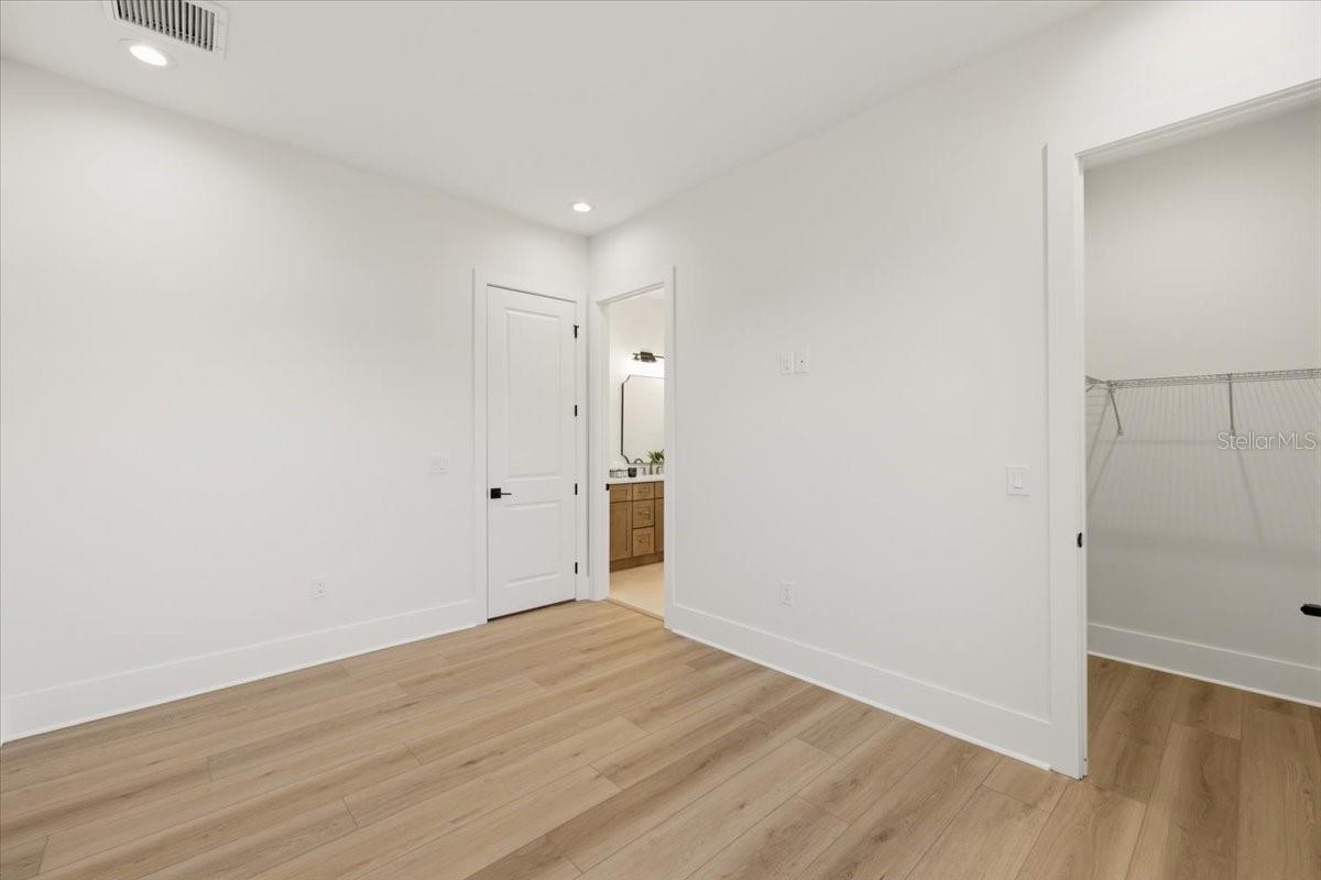 809 E LOUISIANA AVE #2