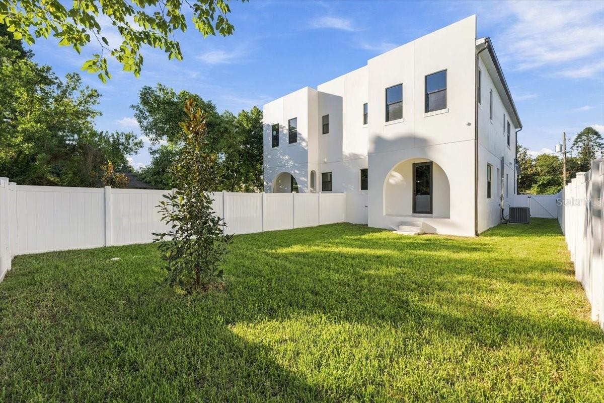 809 E LOUISIANA AVE #2