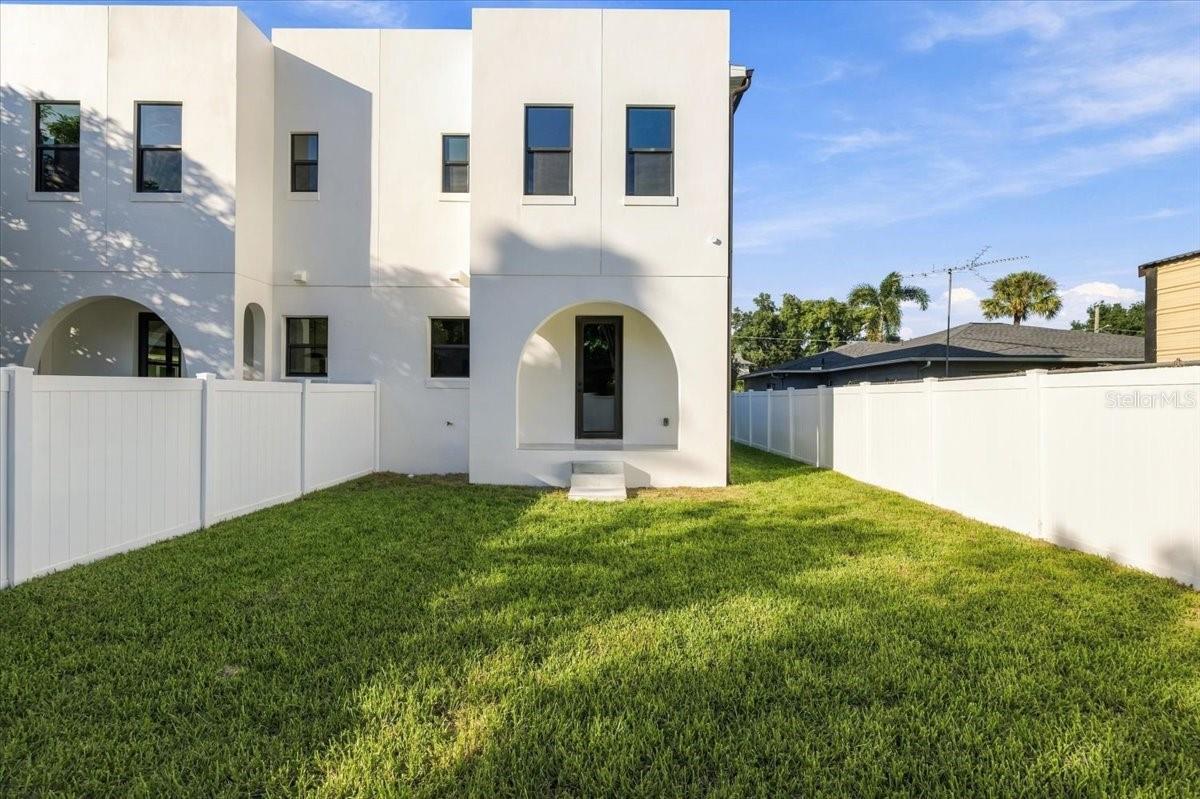 809 E LOUISIANA AVE #2