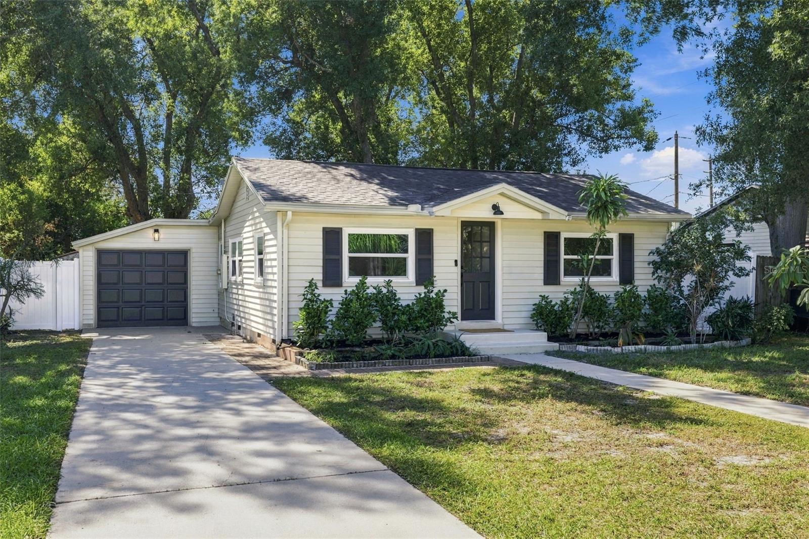 5160 45th Ave N St Petersburg Fl Us 33709 Mfrtb8562333
