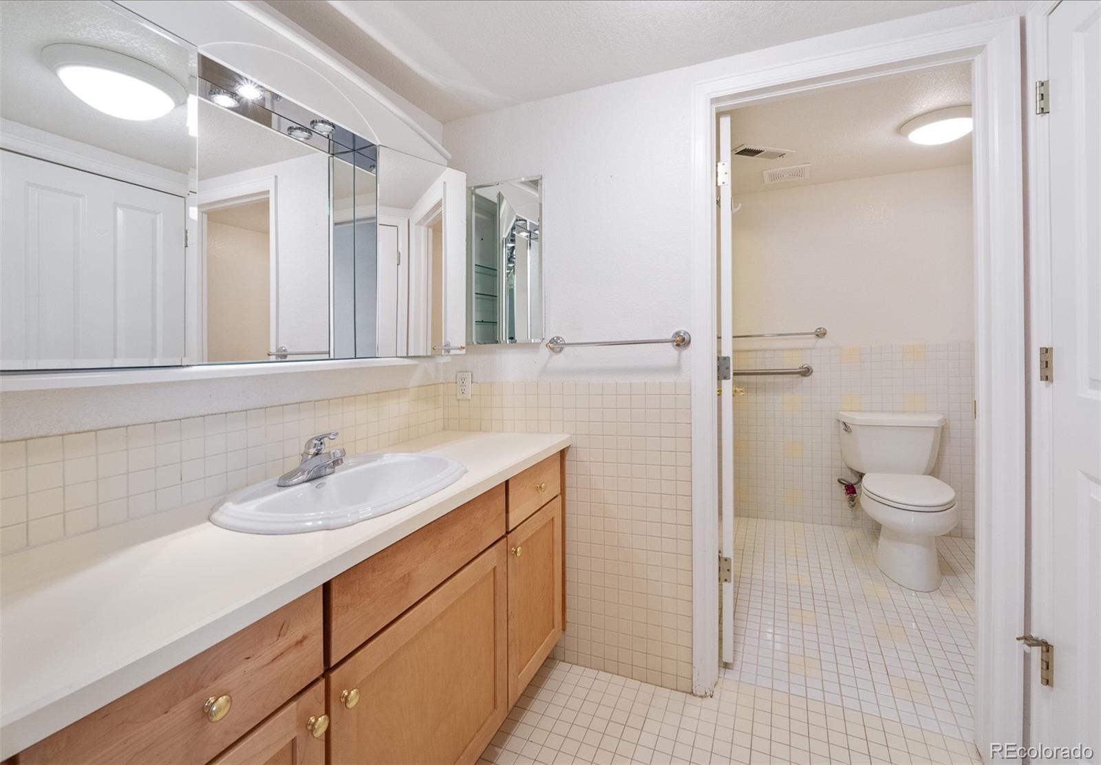 2304 S Holly Street Unit: A