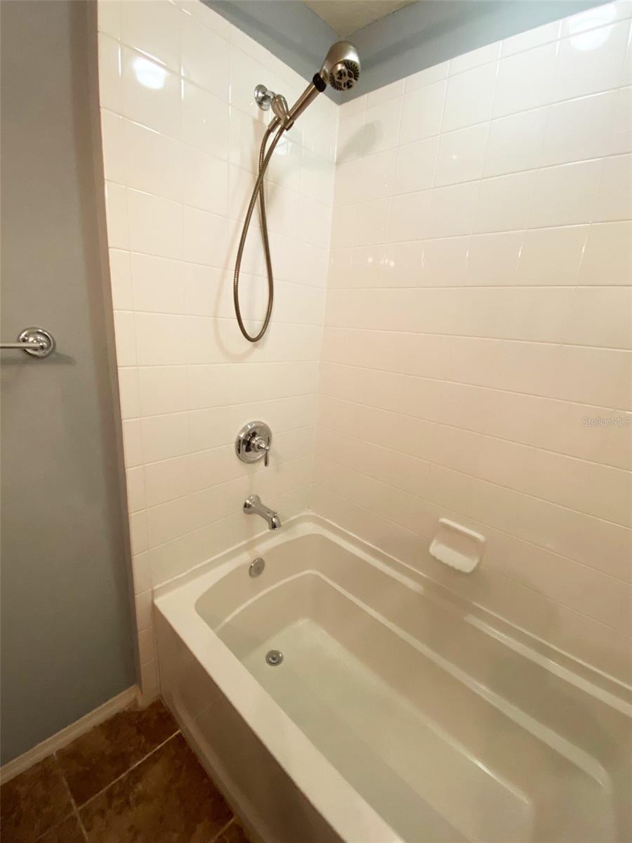 8946 WHITE SAGE LOOP
