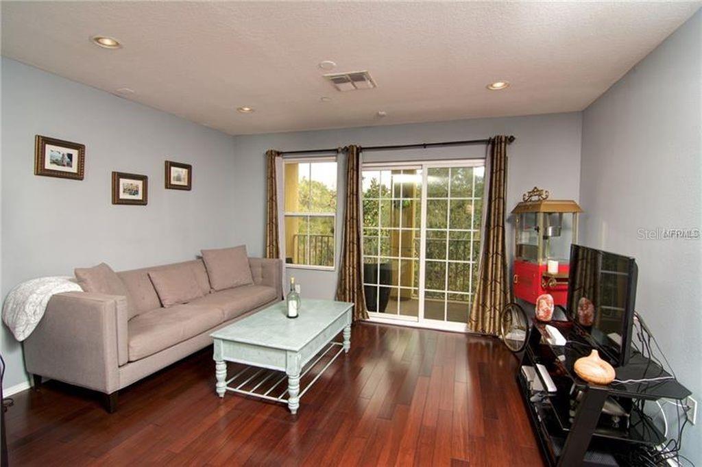 8946 WHITE SAGE LOOP