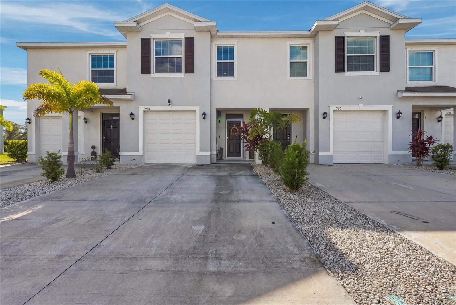 1914 PLEASANT MAPLE CT