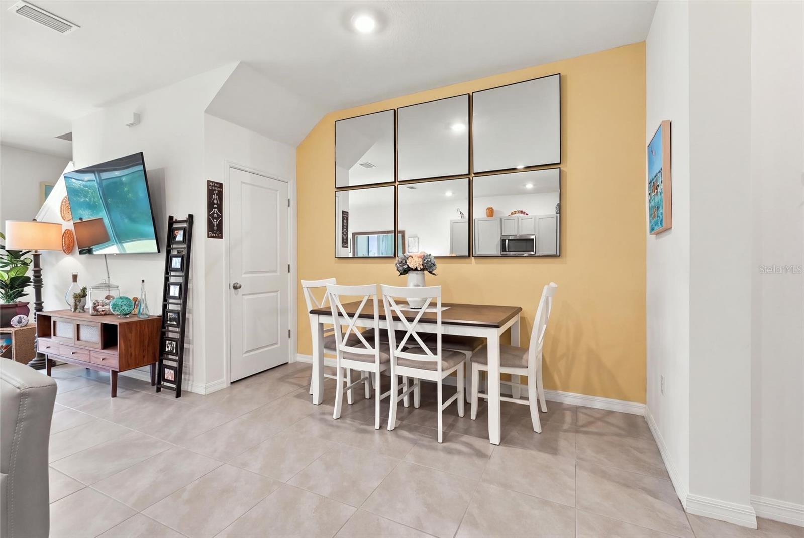 1914 PLEASANT MAPLE CT