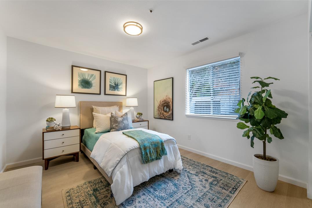 457 E Washington AVE