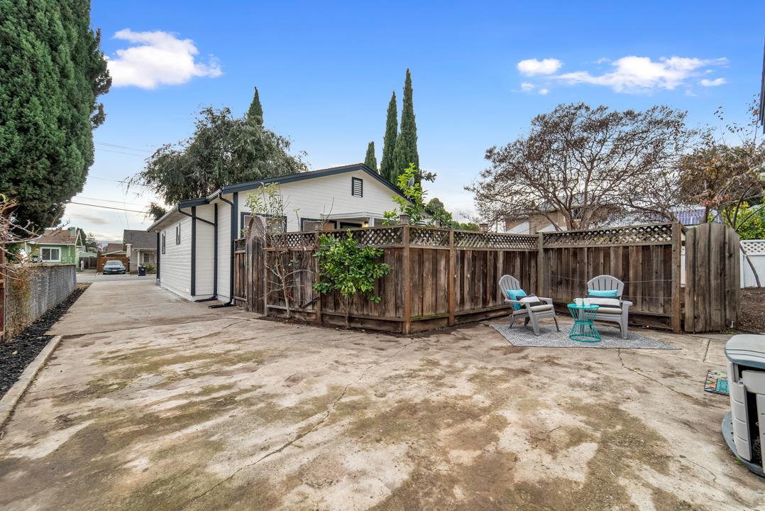 457 E Washington AVE